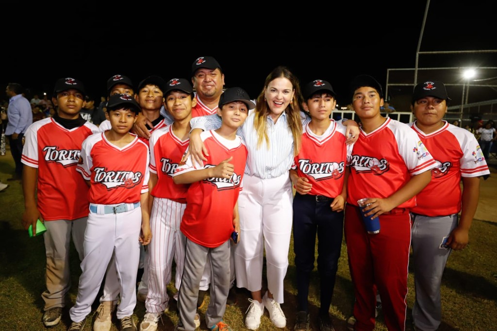 Inaugura Cecilia Patr&oacute;n el 12&deg; Torneo de la Liga Meridana Infantil y Juvenil de B&eacute;isbol