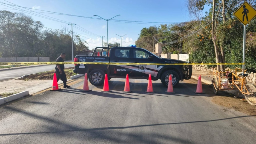 Cierran temporalmente calle principal de Tizim&iacute;n, por conexiones hidr&aacute;ulicas