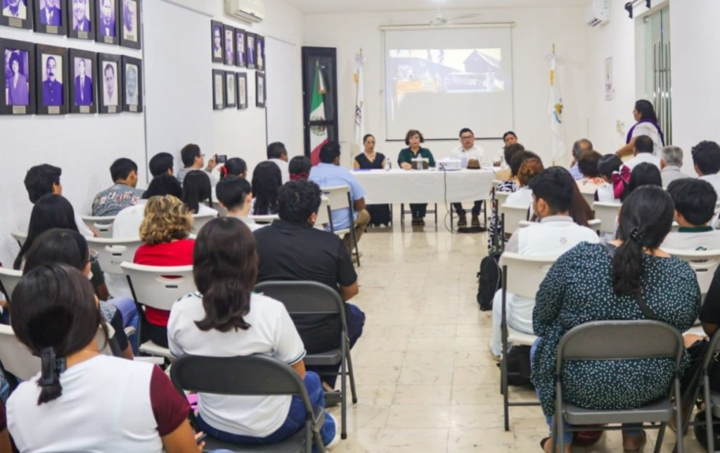 Presentan en Tizim&iacute;n el libro &ldquo;La primera regidora de Yucat&aacute;n y M&eacute;xico&rdquo;