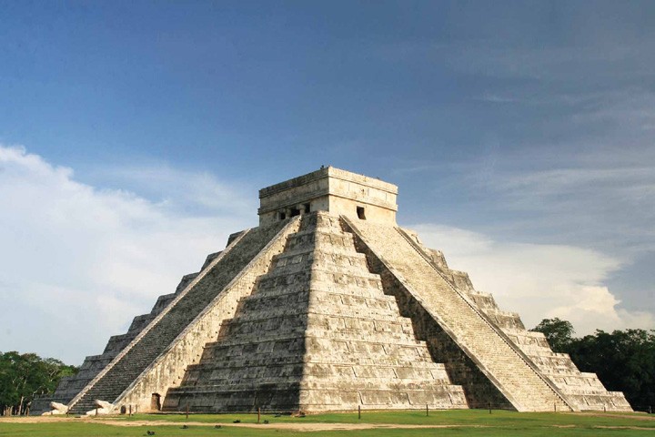 Multas de m&aacute;s de 100 mil pesos a quien suba al castillo en Chich&eacute;n Itz&aacute;.