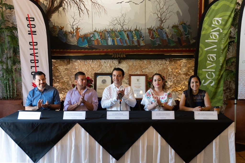 Fortalecen competitividad tur&iacute;stica con entrega de 23 distintivos H y M