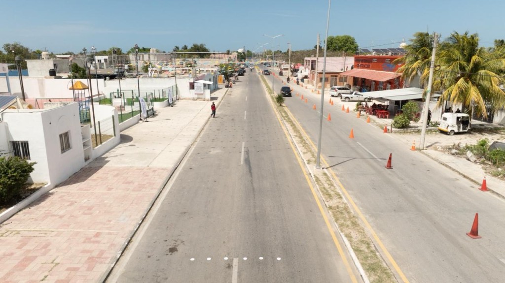 Entregan reconstrucci&oacute;n de calles en Progreso y Flamboyanes