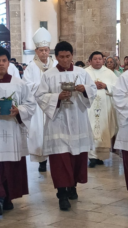 Colman yucatecos los templos y acudieron a eventos religiosos