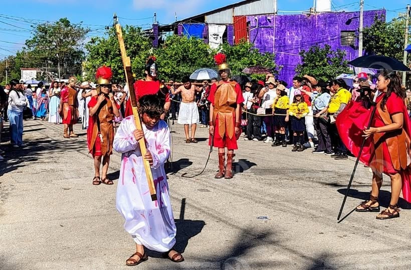 Re&uacute;nen Acanceh y Pacabt&uacute;n m&aacute;s de 80 a&ntilde;os de representar el viacrucis