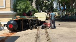 Atiende Cecilia Patr&oacute;n problema del &ldquo;Trenecito&rdquo;, tras percance en el Centenario