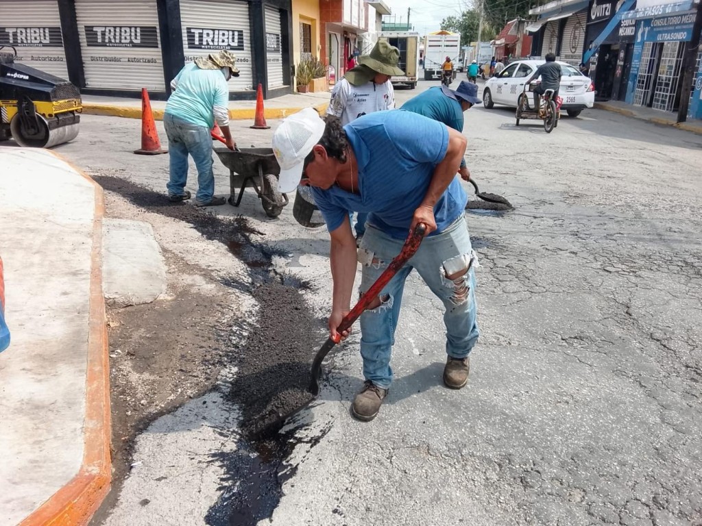 No se detiene el bacheo, en Tizim&iacute;n