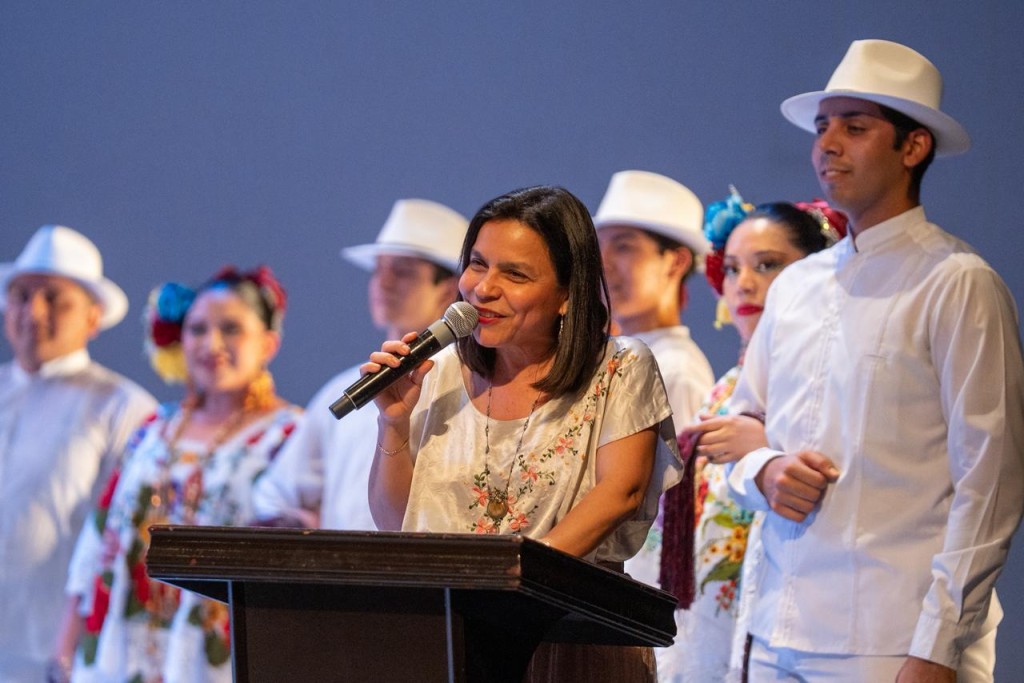 Con homenaje a Jos&eacute; Manuel Carre&ntilde;o concluye el FIDY 2026