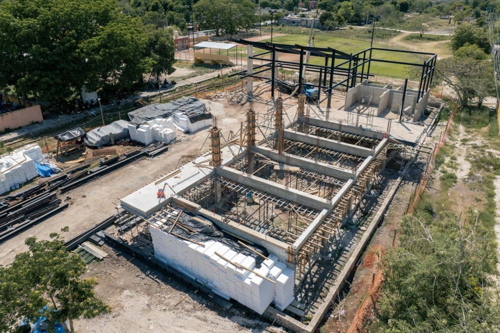 Avanza construcción del Centro Renacimiento Ka’siijil, en Izamal
