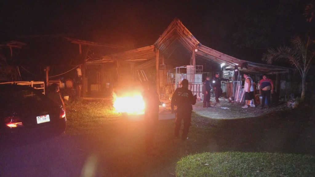 Consume el fuego parte de una bodega, en Tizim&iacute;n, y una casa completa, en Sucopo