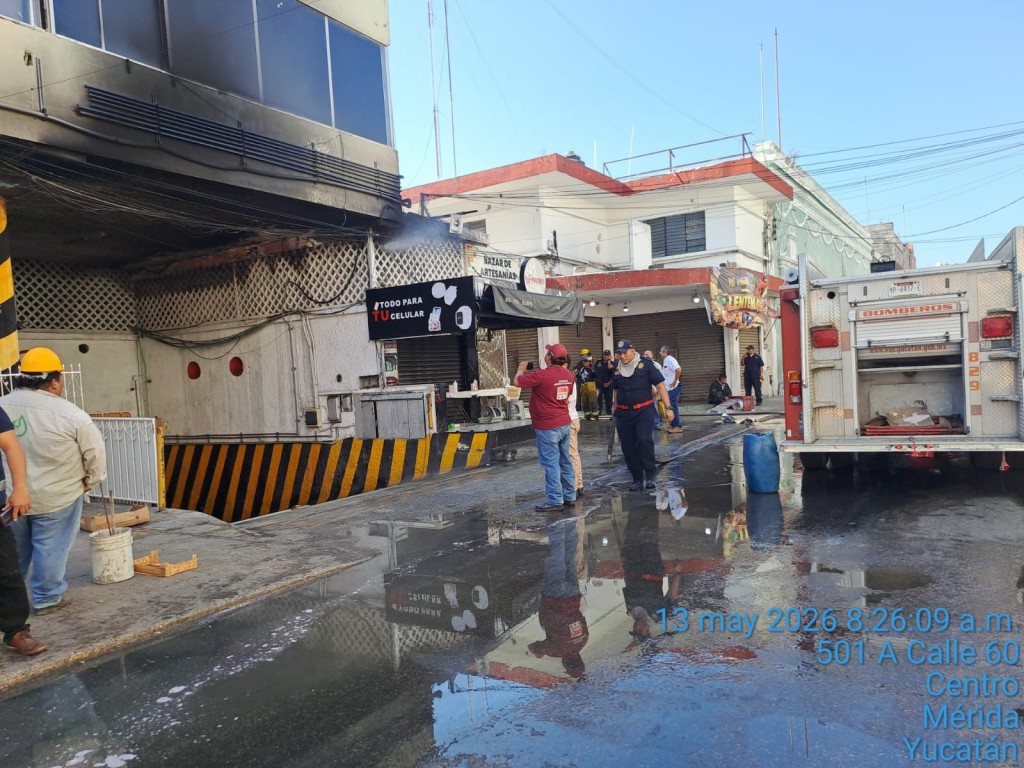 Incendio ma&ntilde;anero en el Bazar Garc&iacute;a Rej&oacute;n