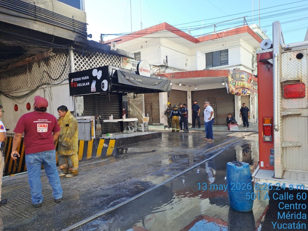 S&oacute;lo da&ntilde;os materiales en incendio al interior del Bazar Garc&iacute;a Rej&oacute;n