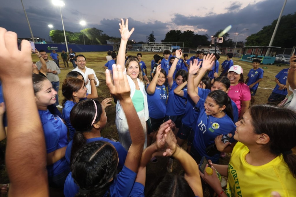 Renovar&aacute;n alumbrado de 121 campos deportivos en M&eacute;rida con tecnolog&iacute;a LED
