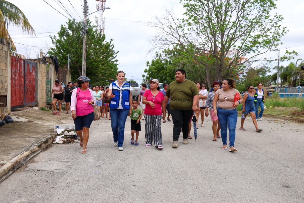 Saca Cecilia Patrón el ayuntamiento a la calle para atender afectaciones