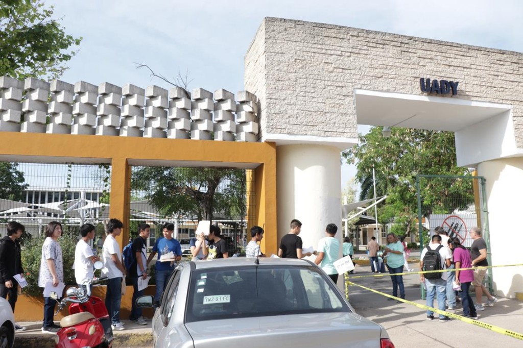Siguen las inscripciones en las prepas de la UADY, tras aprobar el examen