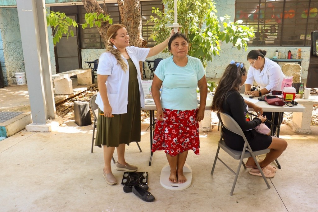 Llevan DIF Yucat&aacute;n y SSY Feria de la Salud a la colonia Sambul&aacute;