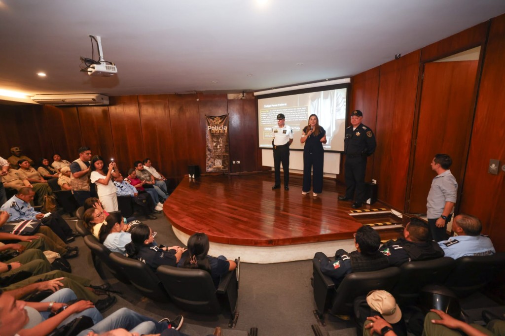 Procura la policía meridana todos los días la tranquilidad de los ciudadanos: Cecilia Patrón