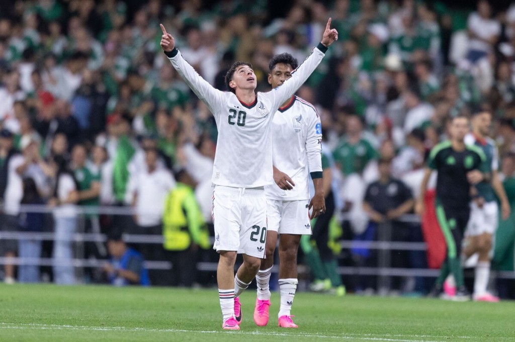 Contundente triunfo 3-0 de M&eacute;xico sobre Chequia