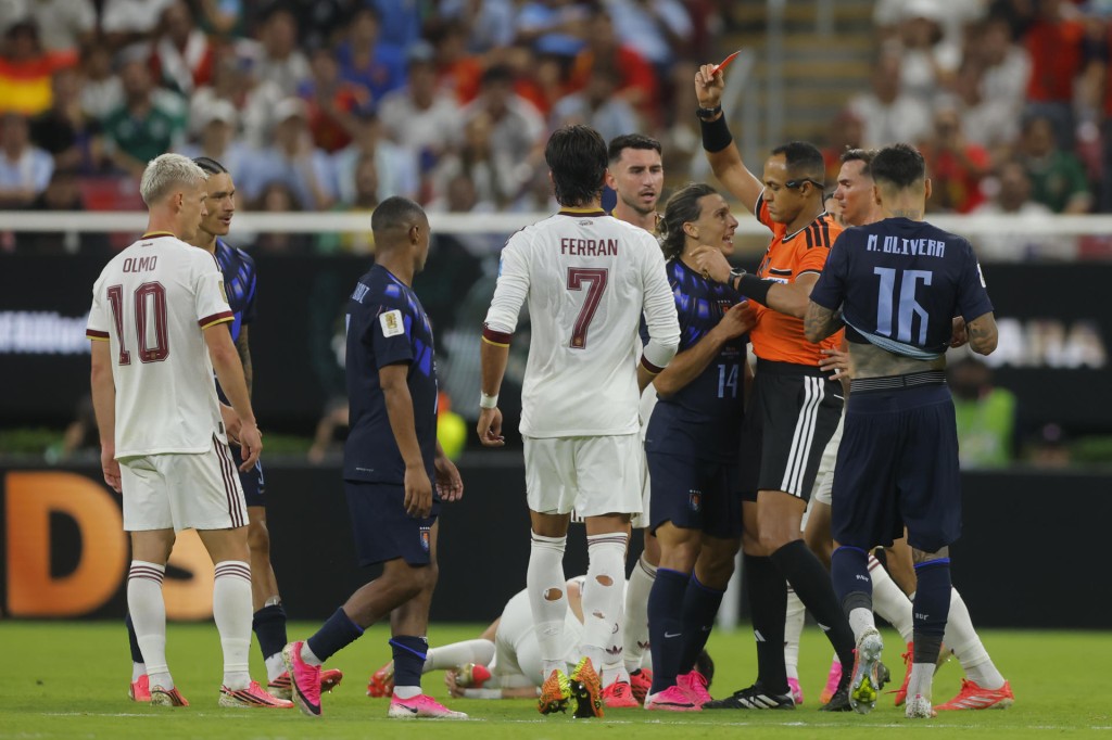 Espa&ntilde;a deja fuera del Mundial a Uruguay, 1-0
