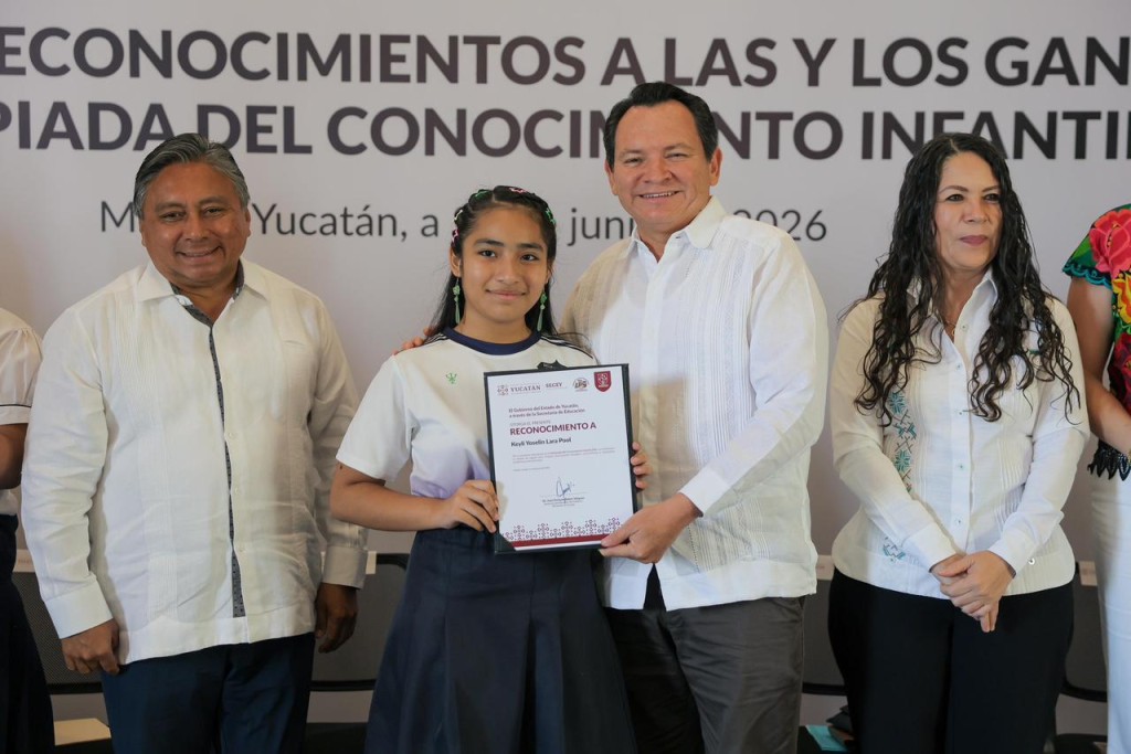 Reconoce gobernador excelencia acad&eacute;mica de estudiantes yucatecos
