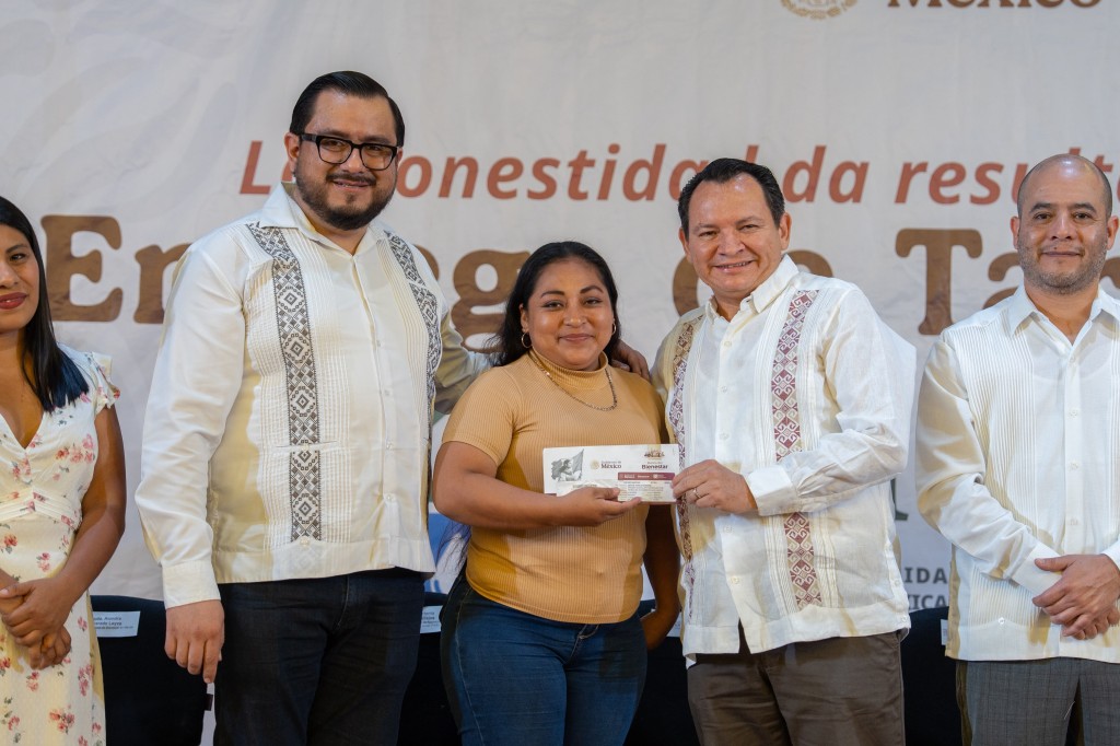 Benefician m&aacute;s de 61 millones de pesos a 70 comunidades mayas de Yucat&aacute;n: Joaqu&iacute;n D&iacute;az Mena