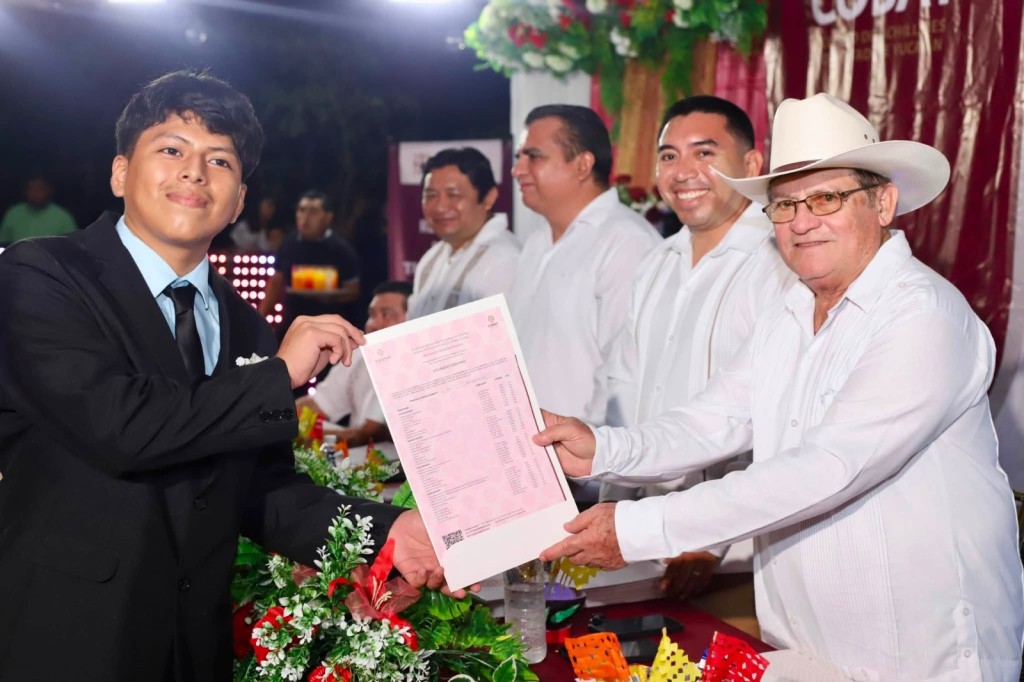 Siguen activas las escuelas con las graduaciones