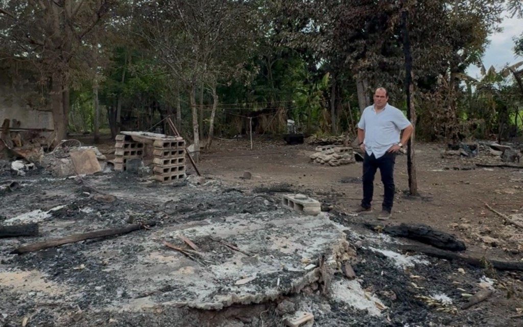 Reconstruirán casa de familia afectada por incendio, en Samaria