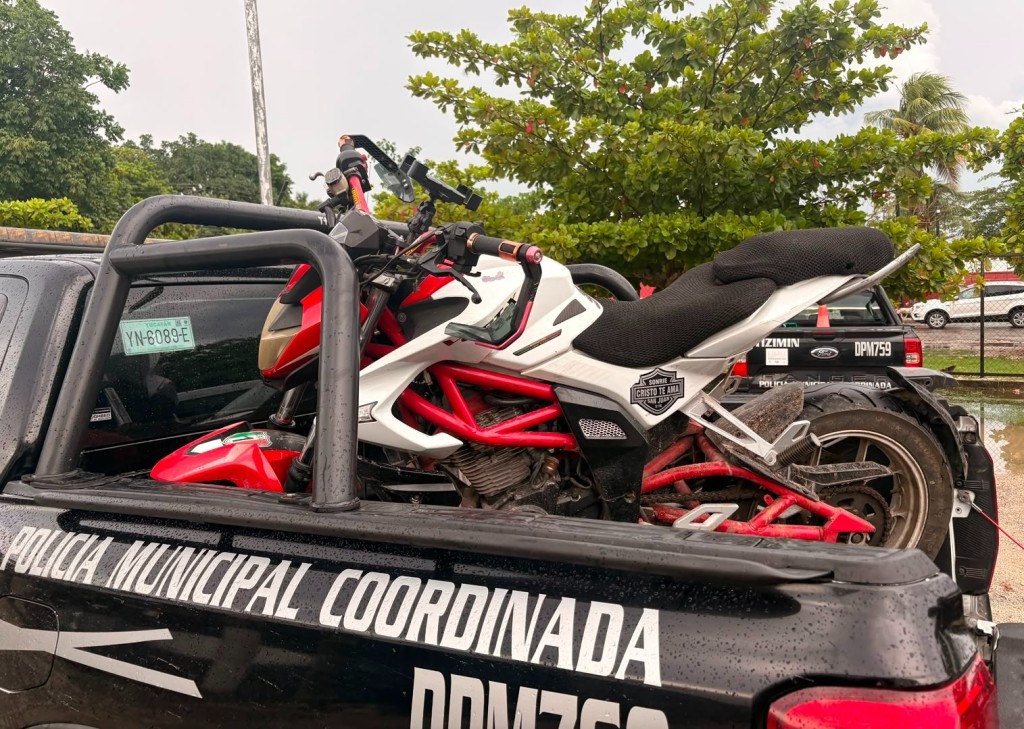 Aseguran en Tizimín a 5 hombres y recuperan moto con reporte de robo