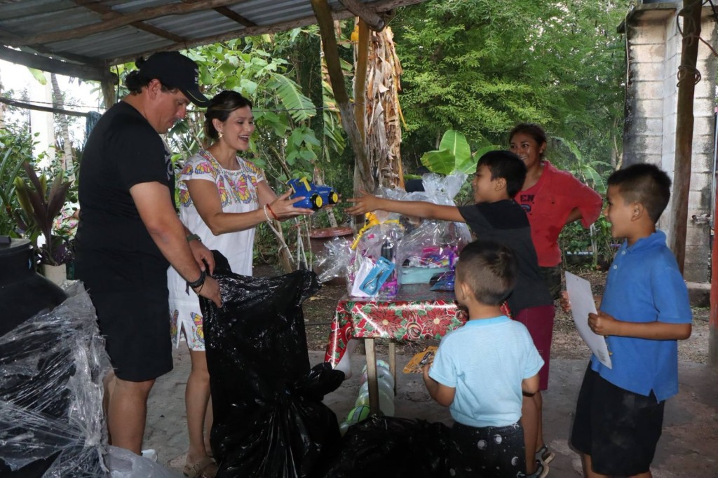 Brindan apoyo integral a familia de Samaria tras incendio