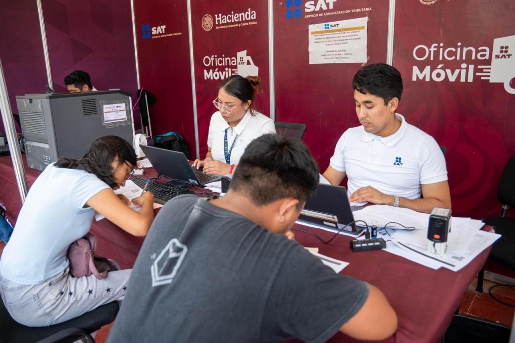 Facilita Ventanilla Única Estatal Móvil gestiones a familias de Espita y municipios cercanos