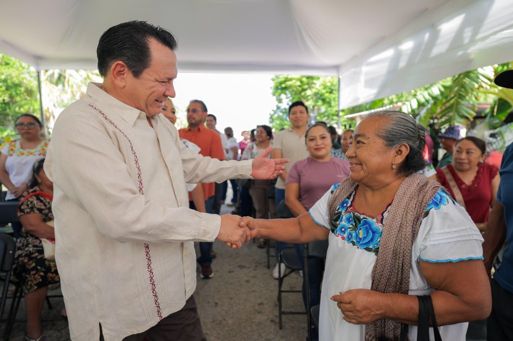 Renacimiento Maya reconstruye calles para 2,600 habitantes de Kopom&aacute;
