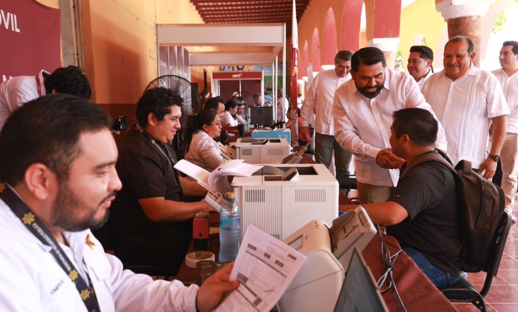 Han sido atendidos más de 11,900 yucatecas y yucatecos en la Ventanilla Única Estatal Móvil, en lo que va de 2026