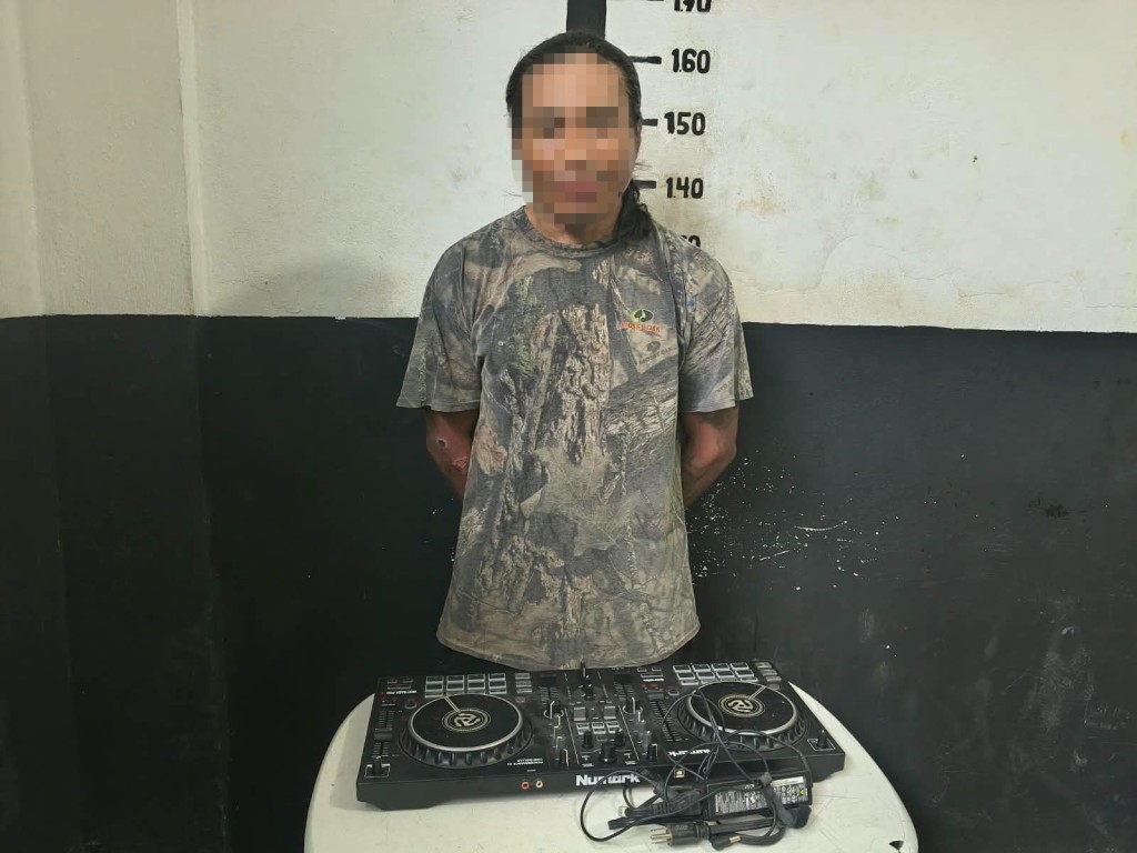Roban controlador de DJ tizimileño, por descuido