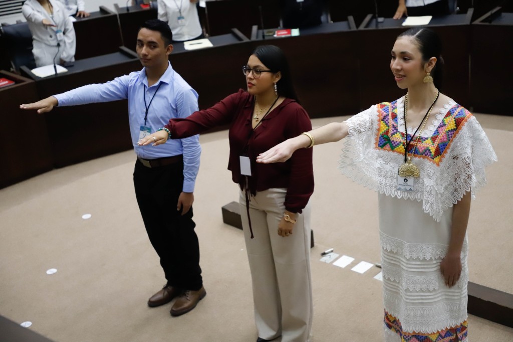 Instalan Segunda Legislatura del Parlamento Juvenil Yucatán 2026