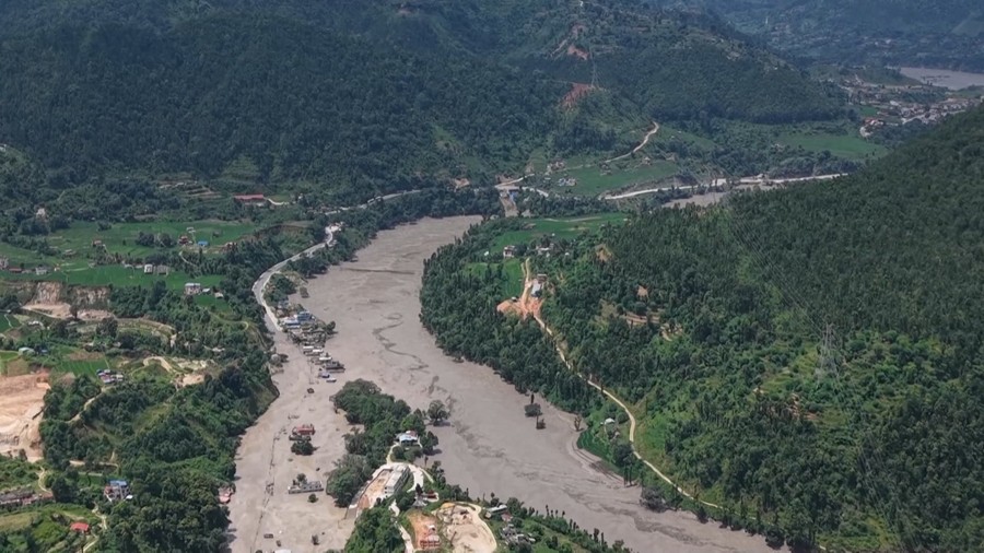 Temen nuevo aumento del caudal del río Bhote Koshi, en Nepal