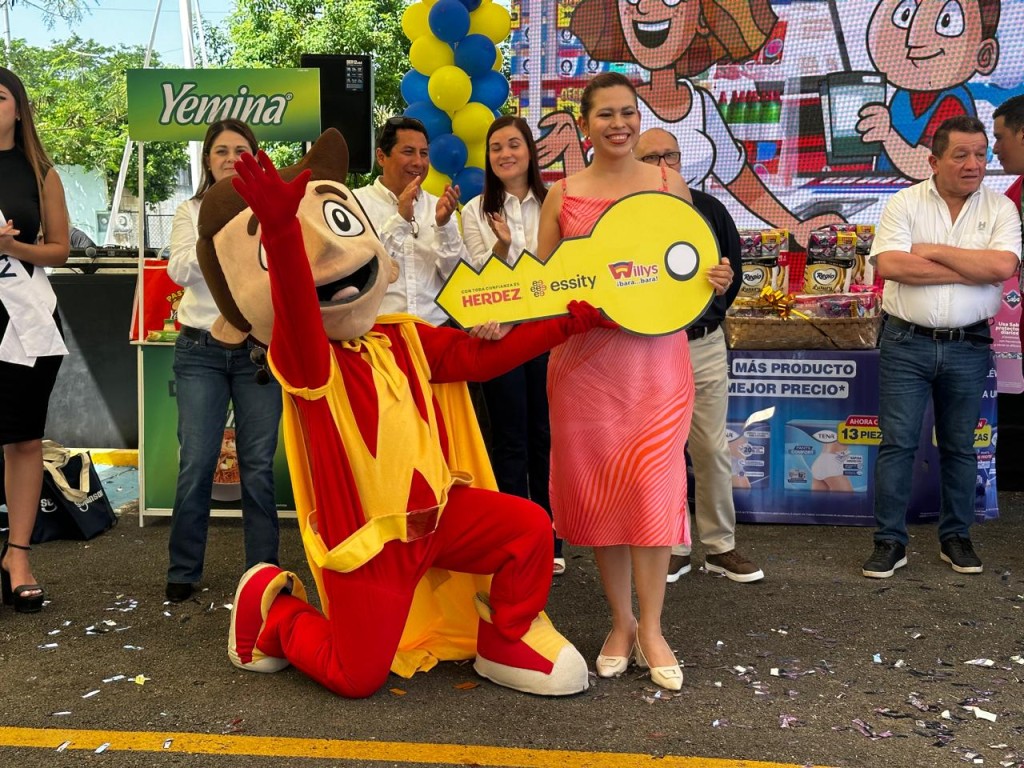 Super Willys premia a sus clientes con la entrega de un autom&oacute;vil del a&ntilde;o