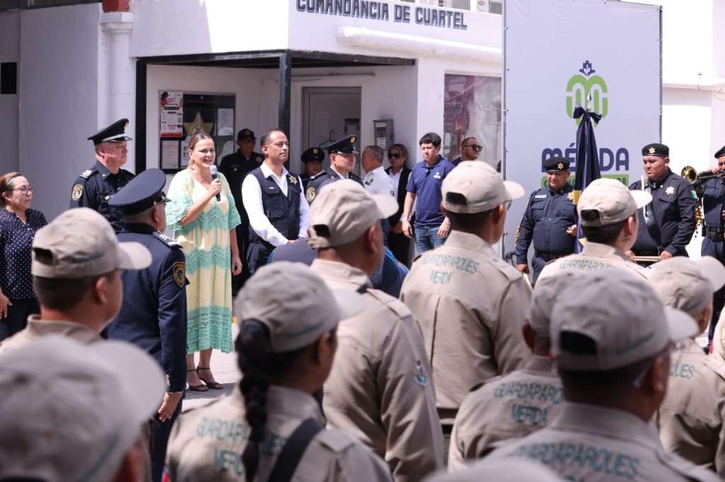 Reconoce Cecilia Patr&oacute;n a polic&iacute;as de M&eacute;rida