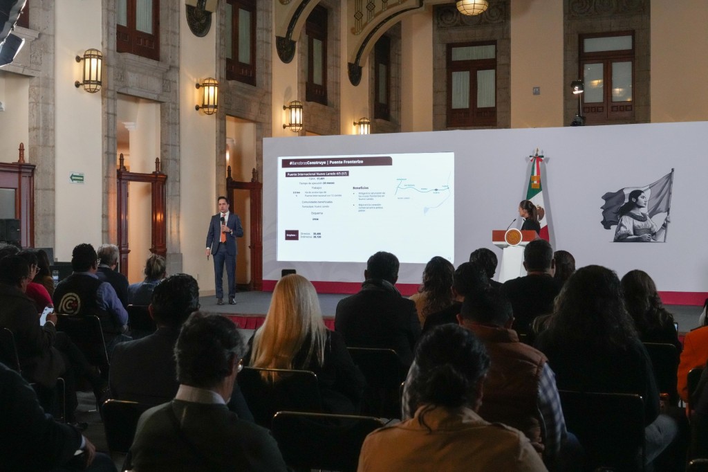 &bull;	Avanza programa de infraestructura carretera con inversi&oacute;n de 647 mil 832 mdp.