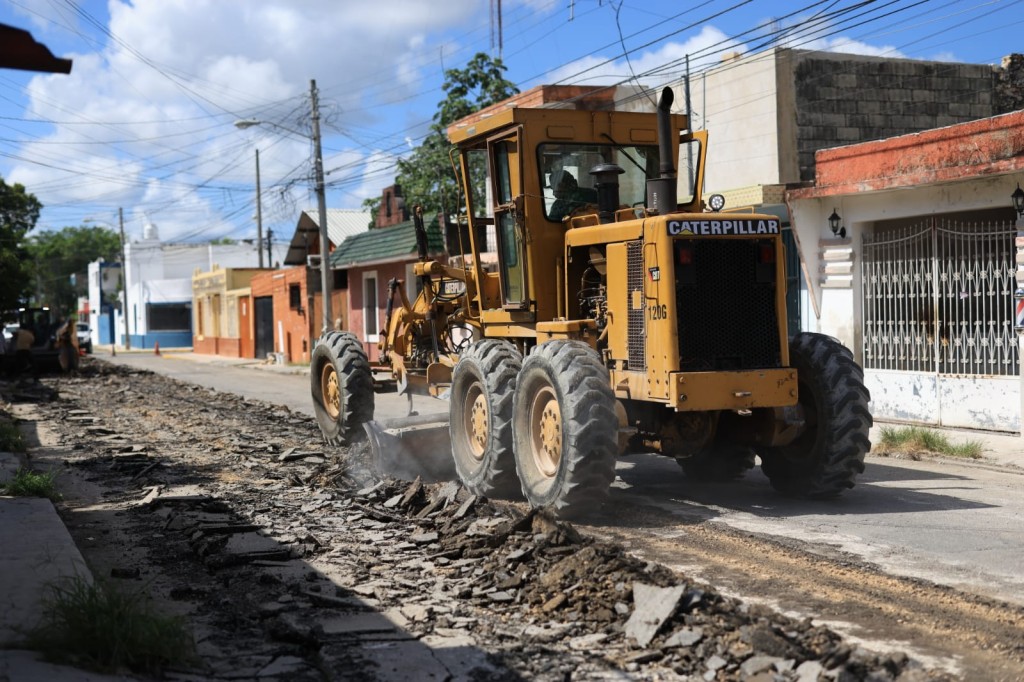 Avanza en M&eacute;rida la rehabilitaci&oacute;n integral de calles para evitar inundaciones y proteger el patrimonio de la ciudadan&iacute;a.