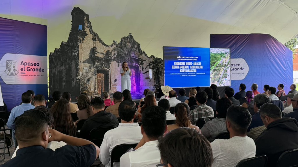 Comparte Cecilia Patrón en Apaseo el Grande, Guanajuato, la estrategia de ordenamiento de Mérida
