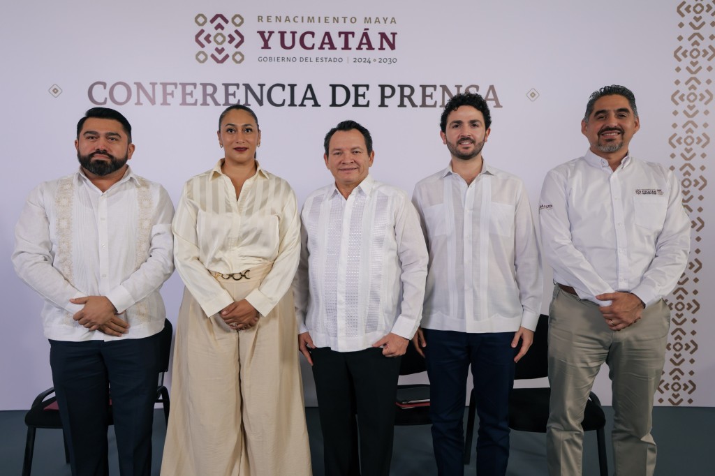 Aunque la Constitución aún no se lo mandata, Huacho Díaz Mena hizo un balance de los dos años de su gobierno