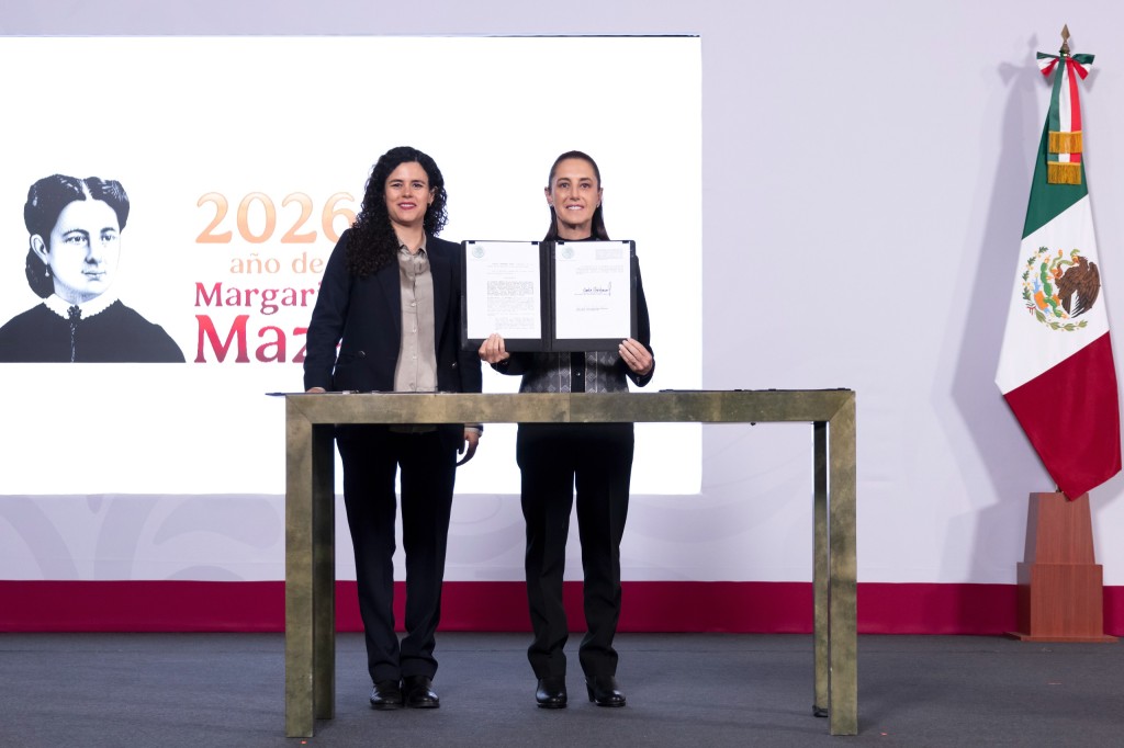 Firma Claudia Sheinbaum Decreto de Nacionalidad &Uacute;nica Mexicana para Aspirantes a la Presidencia, Gubernaturas y Jefatura de Gobierno