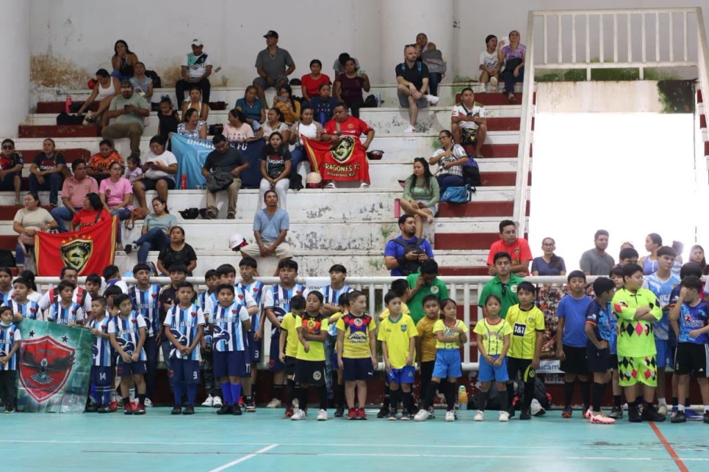 Dan vida 705 niños y jóvenes al torneo de Liga Municipal de Fútbol, en Tizimín
