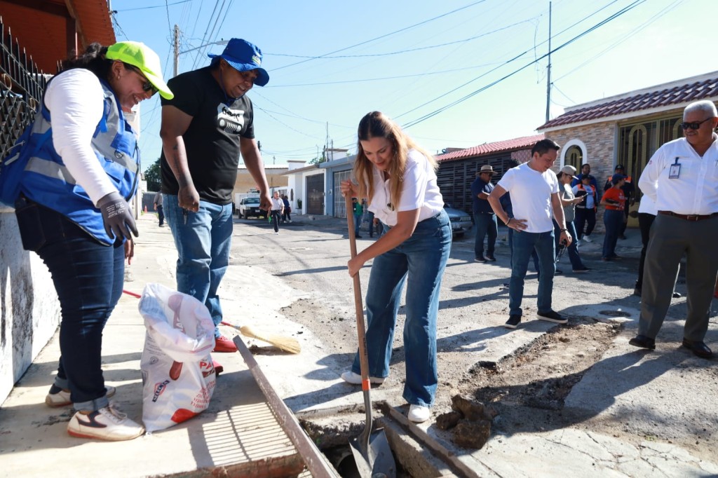 Encabeza Cecilia Patr&oacute;n megaoperativo n&uacute;mero 28 y refuerza mantenimiento del drenaje pluvial
