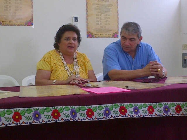 Primer gran concurso estatal de bordado Yucatán 2012