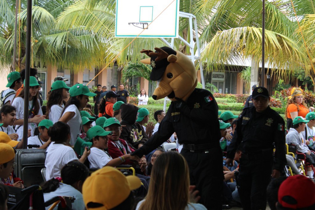 Niños del CRIT visitaron el instituto de formación policial “Luis F. Sotelo”