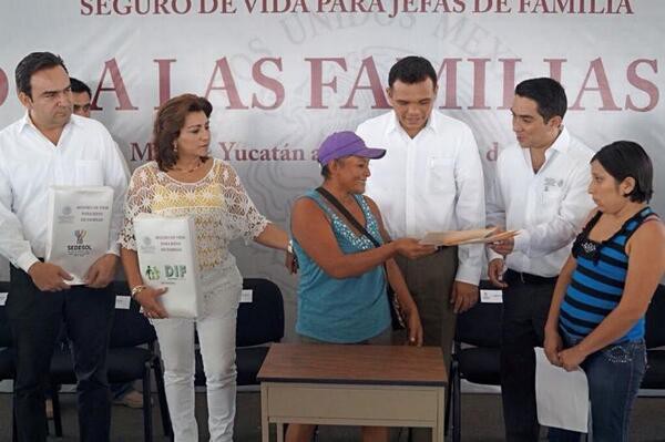 Se suman instituciones en Yucatán a favor del seguro de vida para jefas de familia