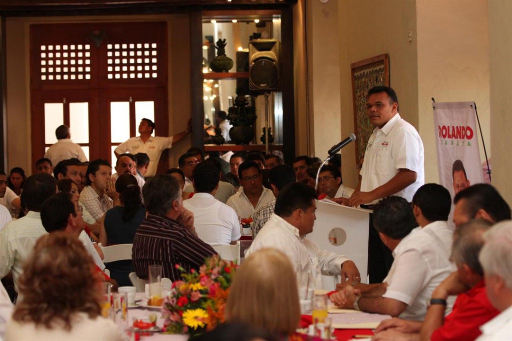 Rolando Zapata se compromete a impulsar el turismo en todo el estado.