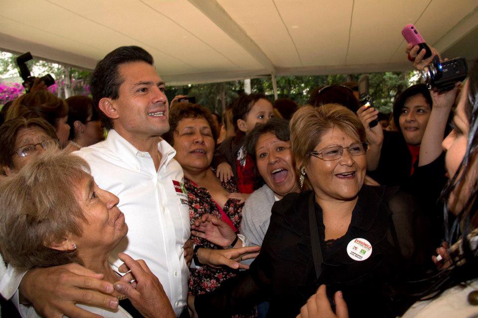Celebra Peña Nieto a las “Guerreras Incansables”