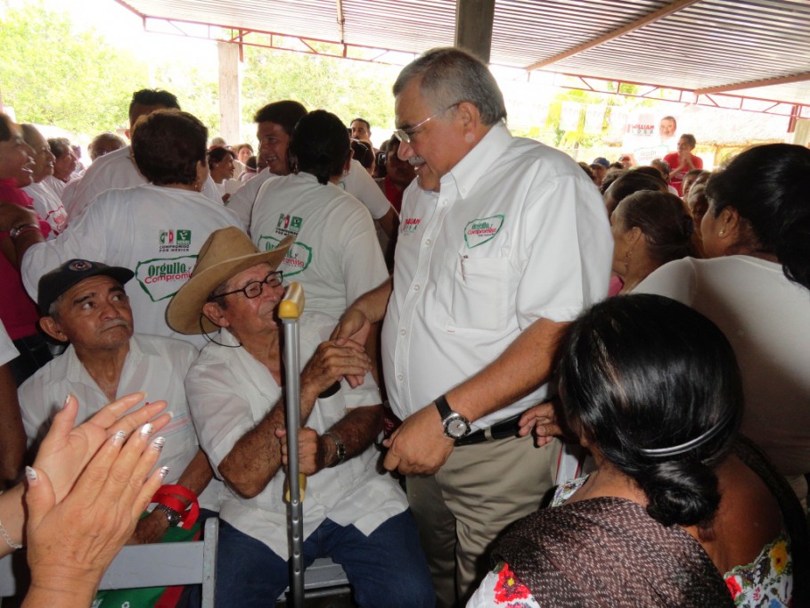 Tizimín: William Sosa Altamira se comprometió a legislar para dignificar la vida de los adultos mayores