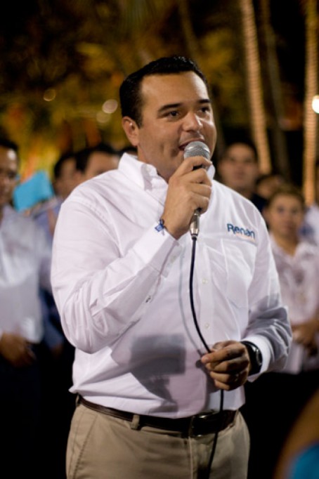 Renán Barrera acude a Casa del Pueblo a solicitar debate entre candidatos a presidencia municipal‏